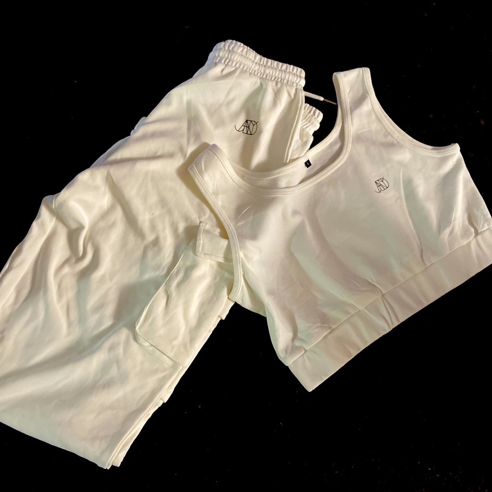 Anna Set in white - Picture 1 of 3